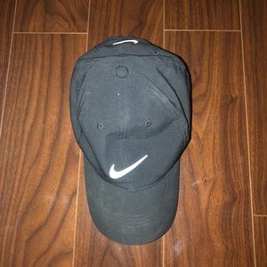 Black Nike hat